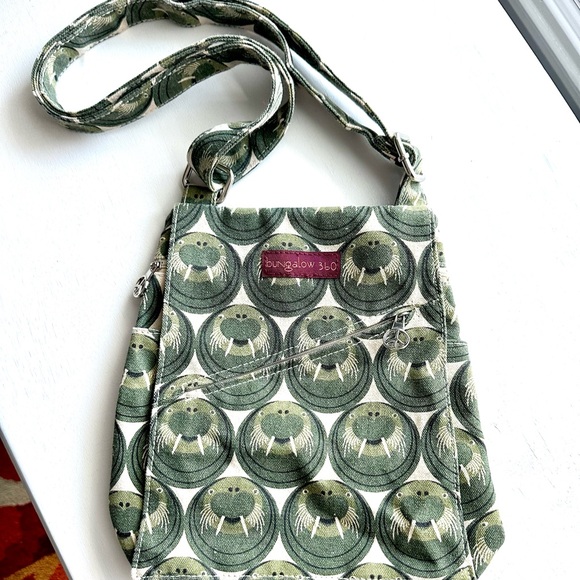 Bungalow 360 Olive Walrus Crossbody Messenger Bag - Picture 11 of 11